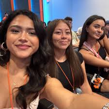 Let's pop that bubbly, 'Runners 🍾 It's the last day of classes, y'all!  #UTSA #UTSAGrad25