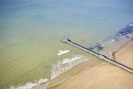 0251586503 f après s'être installée au champ gaillard, c'est en 1970, qu'elle s'installe dans les dunes de la forêt domaniale et que l'hippodrome de l'atlantique voit le jour. Plage De Saint Jean De Monts Comment Choisir Sa Plage De Reve