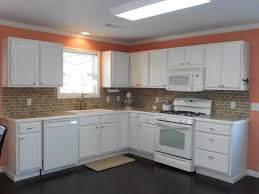 Coral Kitchen Cottage Style Kitchen Peachy Keen Wall Color Against Bisque Appliances And Ivory Be Cottage Style Kitchen Farmhouse Style Kitchen Kitchen Style