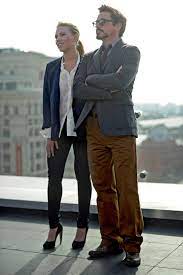 Scarlett Johannson And Robert Downey Jr At The Moscow Photocall For The Avengers April 17th Videos Bilder