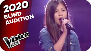 Bei the voice kids zählt allein die stimme der talente und die coaches drehen. Roger Cicero Frauen Regieren Die Welt Sebastian The Voice Kids 2021 Blind Auditions Youtube