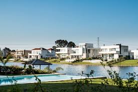 Vivienda, educación, salud, comercios, oficinas y recreación, junto con calidad, confort y toda la seguridad de para su familia. Carpinchos Nordelta