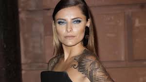 Laufband statt strand, fitnessraum statt meer: Sophia Thomalla Lost Mit Poolfoto Diskussionen Unter Fans Aus