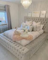Pin By Laradamra On Bedroom In 2020 Room Ideas Bedroom Bedroom Decor Master Bedrooms Decor