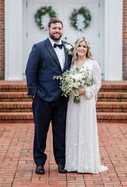 Select your own or one of our affiliated florists to create your perfect bridal and wedding flowers using flowers purchased from the real flower company or david austin ranges. Kristen Balboni Alex Harrill Pinestraw Magazine