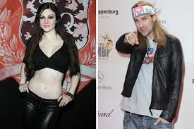歌曲名《adventure island》，由 david garrett、royal philharmonic orchestra、franck van der heijden 演唱，收录于《explosive (deluxe)》专辑中。 Porn Star Says Famous Musician Husband Forced Her To Drink Wee In Shocking 8m Lawsuit Daily Star