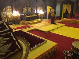 Pelamin gaya english classic ini mempunyai pelbagai bentuk dan idea hiasan. Majlis Perkahwinan Kelahiran Perak Yang Bertemakan Kesultanan Melayu Melaka