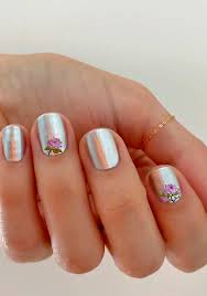 Más de 100 imágenes con ideas sencillas, 2020, en diferentes colores, estilos como francesas y más. 10 Disenos De Manicura Que Quedan Mejor En Unas Cortas