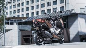 Основные преимущества - мощный двигатель и высокая динамичность