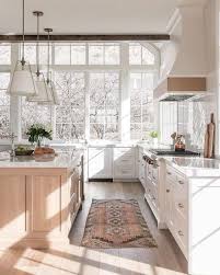 Decorating kitchen ideas with island christmas decorations for kitchen cute christmas decor 400x400 european kitchen cabinets design christmas decor. Selecting The Best Kitchen Island Lighting 10 Things You Should Consider In 2021 Kitchen Design Kitchen Inspirations Kitchen Remodel