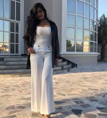 أنا هوضحلكم عشان في واستطردت ريم عبدالله قائلة: Ø§Ù„ÙÙ†Ø§Ù†Ø© Ø±ÙŠÙ… Ø¹Ø¨Ø¯Ø§Ù„Ù„Ù‡ ØªÙƒØ´Ù Ù…Ù„Ø§Ø¨Ø³Ù‡Ø§ Ø§Ù„Ø¯Ø§Ø®Ù„ÙŠØ© ÙˆØªØ«ÙŠØ± ØºØ¶Ø¨ Ø§Ù„Ø¬Ù…Ø§Ù‡ÙŠØ±