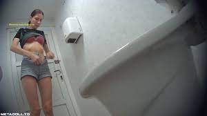 Russian toilet voyeur - video 184 - ThisVid.com