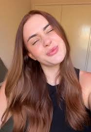 Tori Crawford's Instagram, Twitter & Facebook