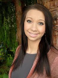 Alyssa's senior pictures showcase her beauty