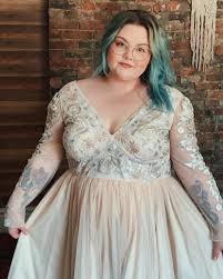 Hannahgodown Tried On My First Wedding Dresses From Flashbookbridal Their Alterna Nontraditional Wedding Dress Plus Size Wedding Wedding Dresses Plus Size