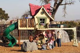 I Lied This One Is Better Tree House Daniels Woodland Play Houses