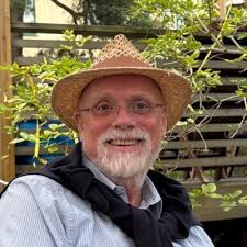 Startnummer 2 för Sara Hector när 2026 års första världscuptävling avgörs i  morgon, storslalom i Kranjska Gora. Sara vann här ifjol och även 2022.  Övriga svenskor är 22. Alphand, 32. Lövblom och 39. Aronsson Elfman.