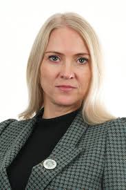 This paper presents formal and family caregivers' descriptions of collaboration in. Koronapandemien Eliteserien Fotball Yellow Is The New Black