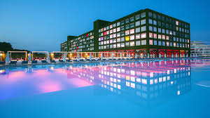 The local population varies between 750 and 10,000. Sejur Complex Royal Adam And Eve Belek Turcia Calatorescu Ro