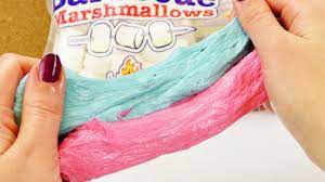 Knete selber zu machen, ist im grunde super easy und dauert keine 10 minuten. Essbare Knete Selber Machen Aus Marshmallows Susse Play Doh Alternative Kneten Ohne Kochen Youtube