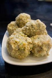Perfekte Semmelknodel Furs Weihnachtsessen Rezept Frag Mutti Rezept Rezepte Essen Semmeln