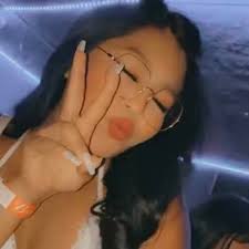 Fatima Azhar (@famaaazh)