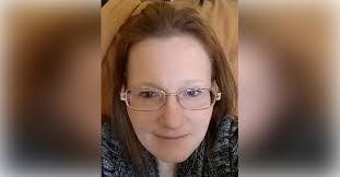 Amanda Pretty's Instagram, Twitter & Facebook