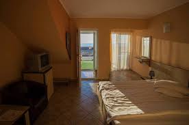 The venue comprises 18 rooms. Vila Plaja Azur Eforie Nord Romania Tonight Ro