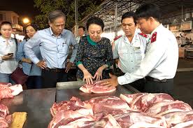 Các tiểu thương được yêu cầu thay đổi hình thức vận chuyển, giao dịch trực tuyến và đưa hàng tận nơi cho khách mà không mua bán trực tiếp tại chợ. Tp Hcm Khong Ä'á»ƒ Thá»±c Pháº©m Báº©n Vao Mam Cá»— Táº¿t Giaoduc Edu Vn