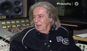 Κώστας τουρνάς) (born 23 september 1949,) is one of the pioneers of modern greek rock. Kwstas Toyrnas Perimenw Tria Xronia Na Bgei H Synta3h Moy Newsbomb