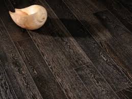 كشط الباركيه 69 صوره ما هو كيفيه Ottsiklevat الأرضيات الخالية من الغبار والمطلية بالورنيش القديم بدون إزالة الأثاث