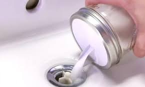 Plus Jamais Vous N Aurez De Problemes De Drain Bouche Voici Une Astuce Infaillible Pour Le Debloquer Cleaning Hacks Deep Cleaning Tips Diy Cleaning Hacks