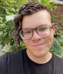 Stephen Wilke's Instagram, Twitter & Facebook