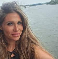 How to avoid synthetic chemicals like acesulfame potassium and aspartame in  drinks?