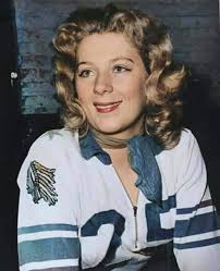 Wow, Judi McGuire NY Chiefs glam shot. Color by Palette