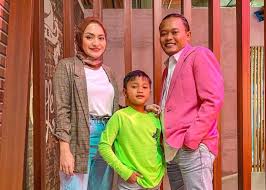 Di hari selasa pukul 17:17 wib allah swt melembutkan hati saya untuk memeluk agama islam yang sebelumnya sudah saya inginkan untuk memeluk agama islam, tulis nathalie, dilansir. Klarifikasi Ini Alasan Dj Nathalie Holscher Jadi Mualaf Bukan Karena Sule Berita Kbb
