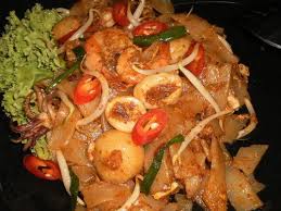 Kuey teow merupakan sejenis mi cina yang diperbuat daripada beras. Resepi Kuey Teow Goreng Kering