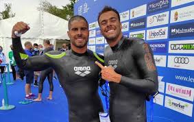 Gregorio paltrinieri, detto greg (carpi, 5 settembre 1994), è un nuotatore italiano specializzato nello stile libero, campione olimpico in carica dei 1500 m stile libero, distanza di cui detiene anche il record europeo in vasca lunga e il record mondiale in vasca corta. Gregorio Paltrinieri Vince L Oro Nella 5 Chilometri Agli Europei Di Nuoto A Budapest Temponews