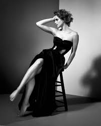 Attractive Classy Black And White Cover Photos For Facebook Emma Watson Being Classy Emma Watson Beauty Photography Poses