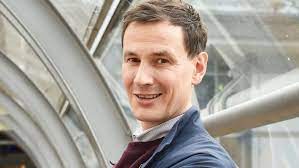 Peter richter is chief financial officer. Peter Richters August Krise Der Wohlstandsgesellschaft Ndr De Kultur Buch Tipps