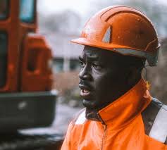 LEVER LES FREINS POUR UNE MEILLEURE INCLUSION SOCIO-ÉCONOMIQUE DES RÉFUGIÉS  UN ENGAGEMENT MULTI-ACTEURS