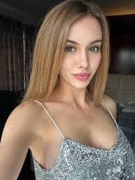 Cristina Wilkinson's Instagram, Twitter & Facebook