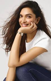 Deepika Padukone Makes Jeans A White T Shirt Look This Good With Images Deepika Padukone Beautiful Bollywood Actress Dipika Padukone