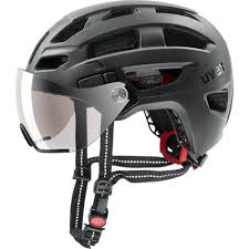 Fur Jedes Wetter Mit Dem Uvex Finale Visor Sind Radfahrer In Der Stadt Fur Alle Bedingungen Gewappnet Der Erste Inmould Helm Mit Int In 2020 Fahrradhelm Helm Fahrrad