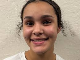 Nandi Gordon's strong finish keeps East Lansing girls basketball perfect in  CAAC Blue