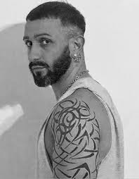 Rocco La Macchia ® (@RoccoTheStain)