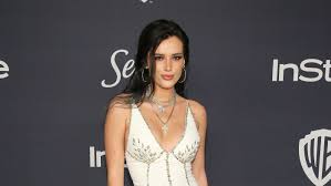 Armie hammer's first significant magazine appearance came in 2009, in a vanity fair spread of where hammer's other attempts at indie martyrdom have failed, the make armie hammer happen. Dbxz6xxwrpdntm