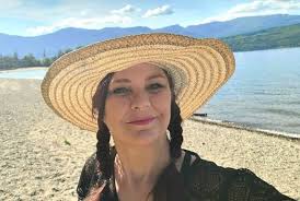 Kamloops artist with bipolar disorder uses painting to help cope with hard  times