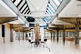 Tutto il personale è dotato di mascherina e gel disinfettante. The Culture Of Understatement Wsj