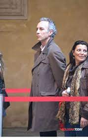 Marco travaglio è nato a torino il 13 ottobre del 1964, è alto 175 centimetri e pesa 70 chili. Marco Travaglio Con La Moglie Isabella Dago Fotogallery